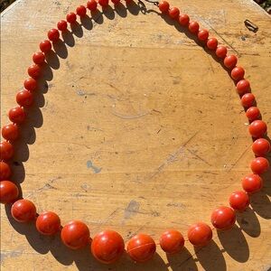 Coral red vintage 1960s graduated bead necklace
